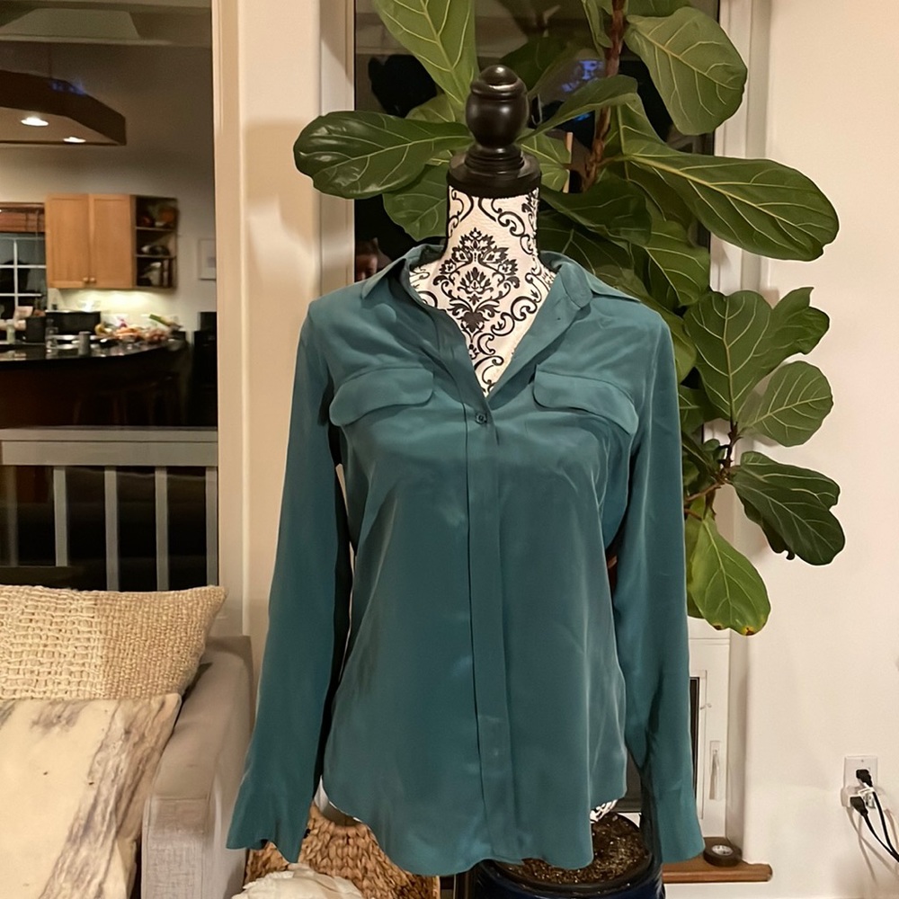 EQUIPMENT FEMME xs green button up